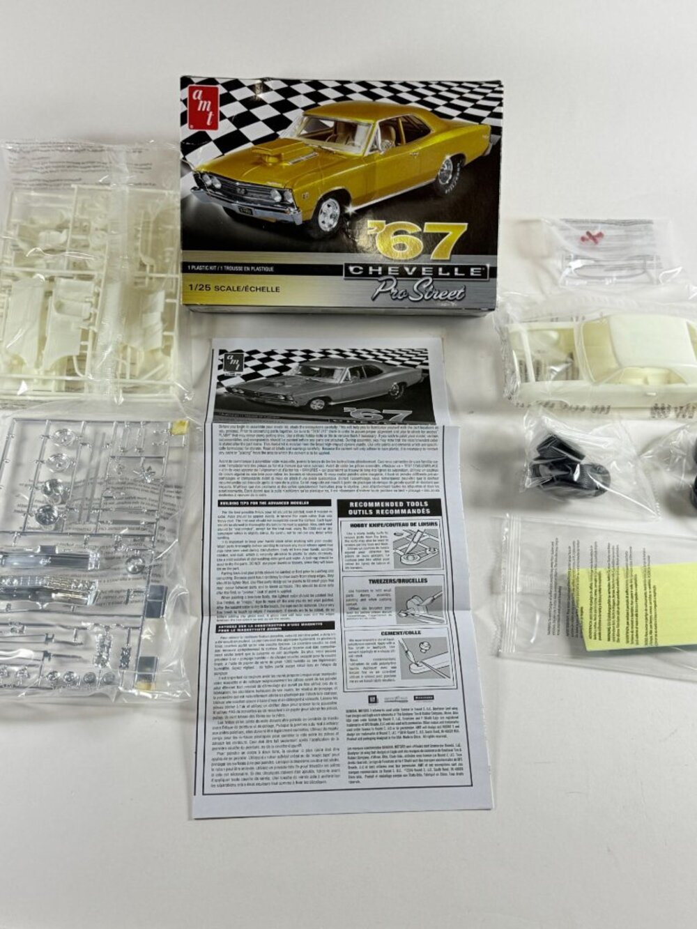 AMT 1967 Chevy Chevelle Pro Street 1:25 Plastic Model Car Kit